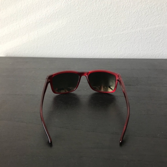 Sunglassess - Picture 3 of 3